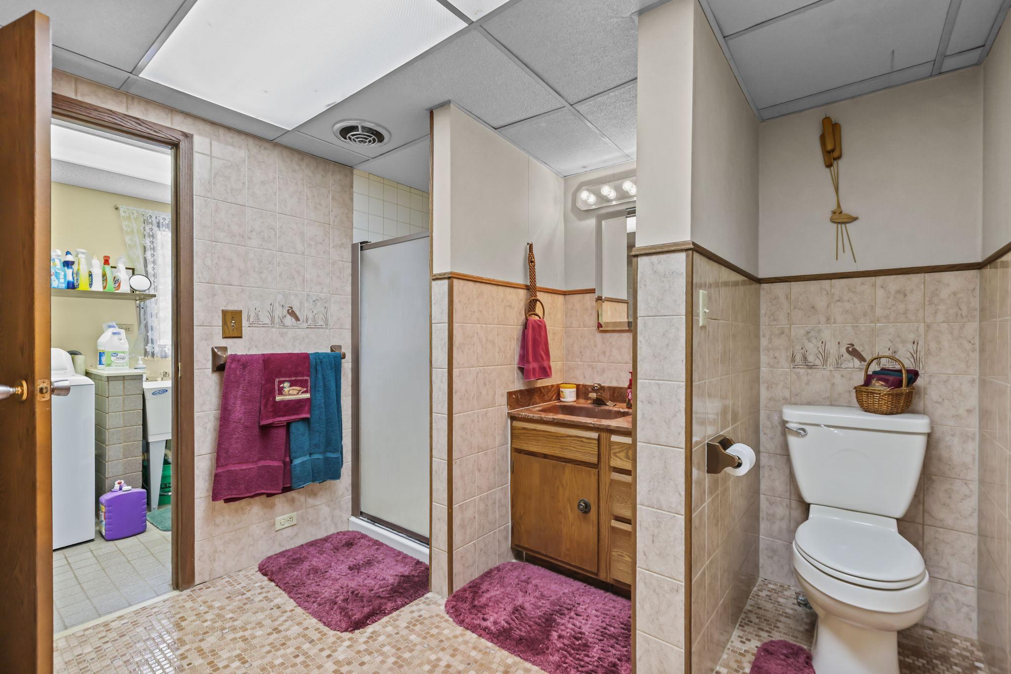 Main floor 3/4 bath.