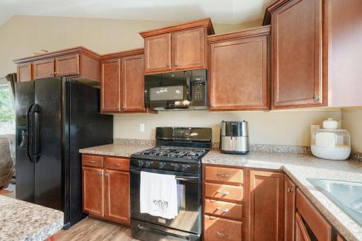 5833 212th St N - Web Quality - 013 - 13 Kitchen.jpg
