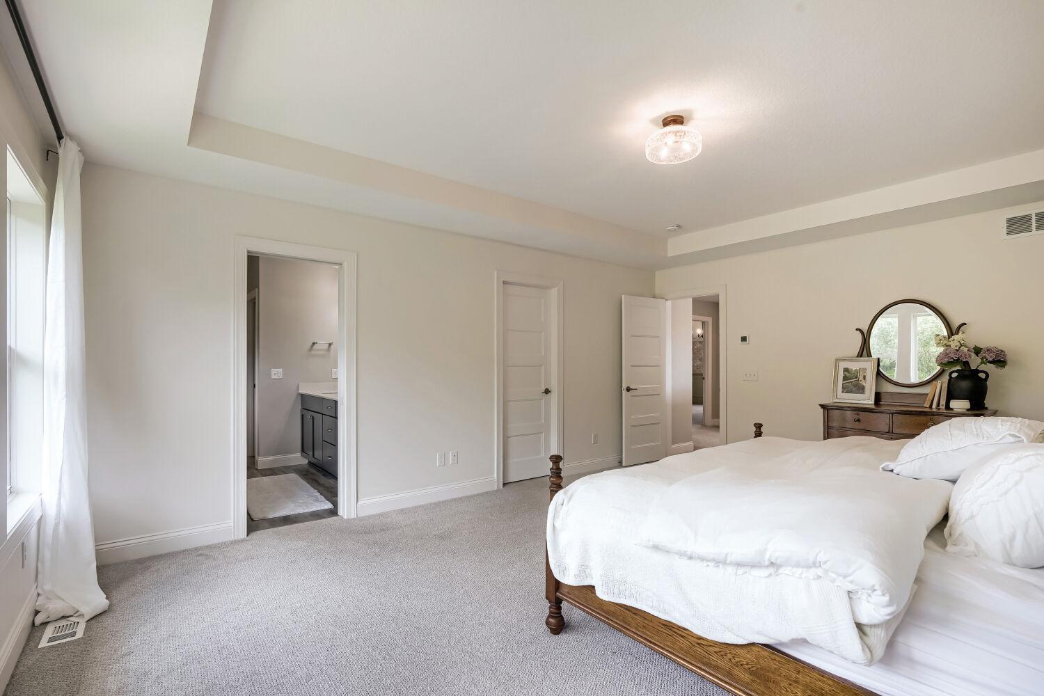 7101 61st Alcove S - Web Quality - 023 - 23 Primary Bedroom.jpg