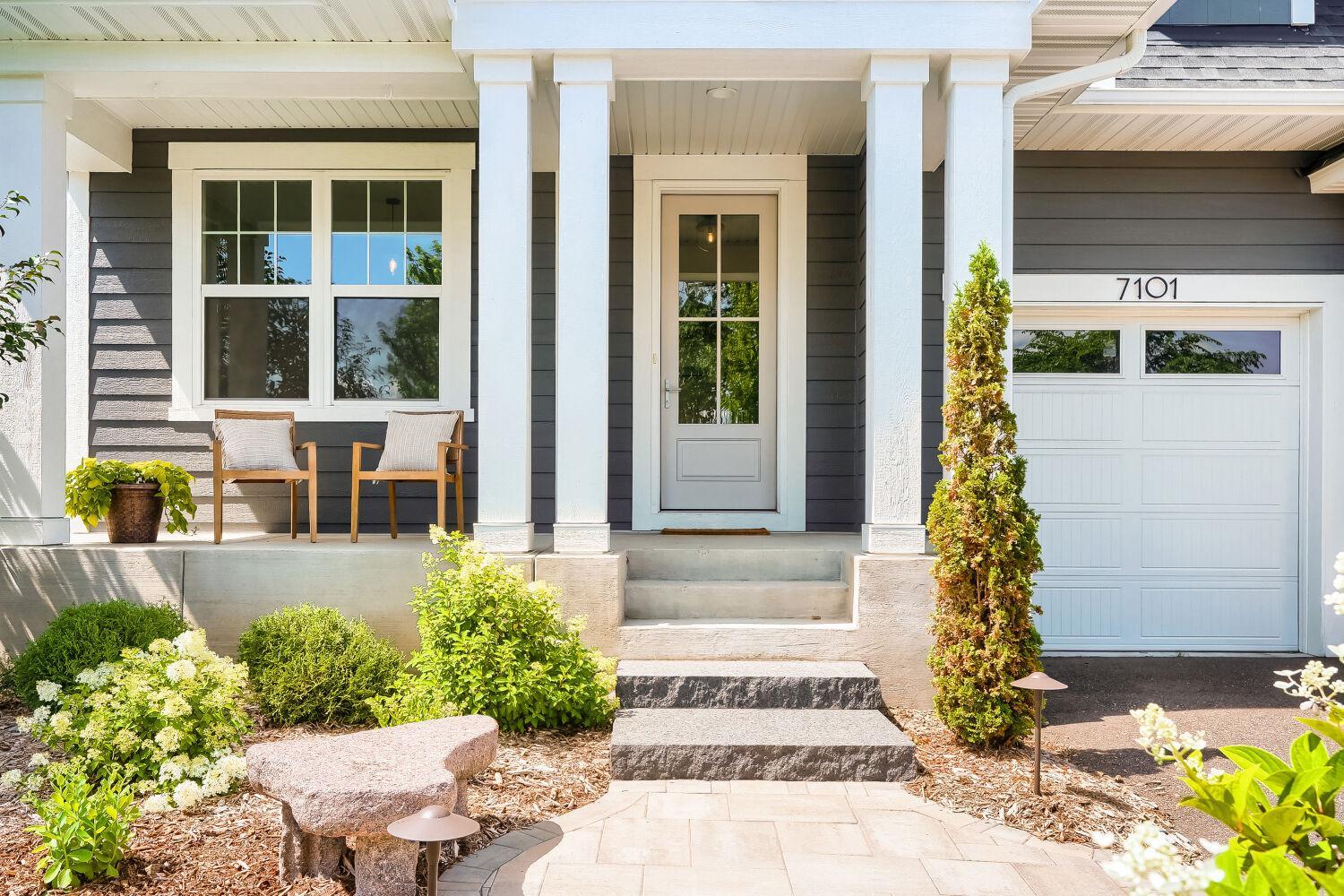 7101 61st Alcove S - Web Quality - 004 - 04 Exterior Front.jpg