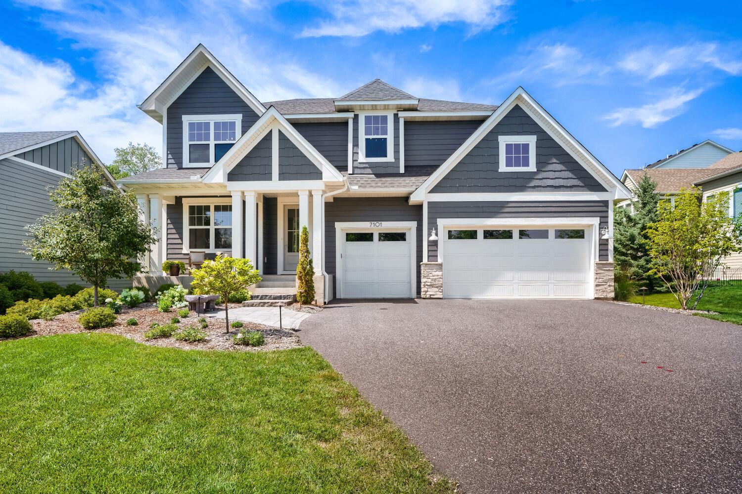 7101 61st Alcove S - Web Quality - 002 - 02 Exterior Front.jpg