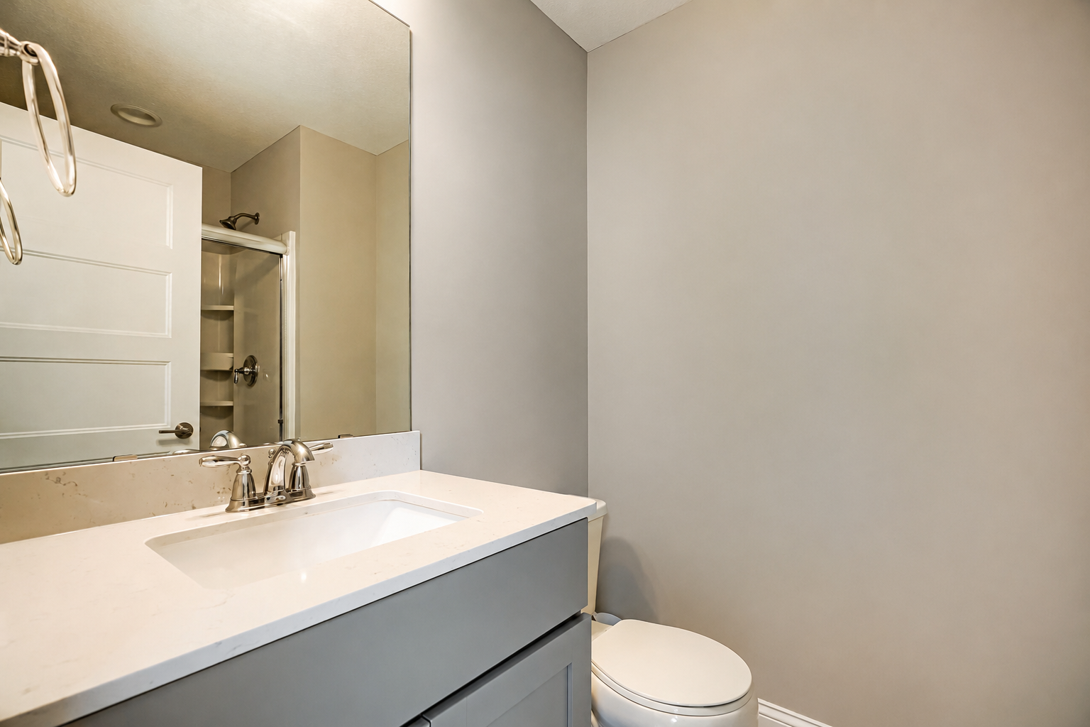 En-suite Bath for 4th Bedroom