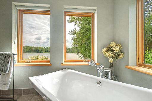 102_30960OldMillRd_MasterBathroom3_mls.jpg