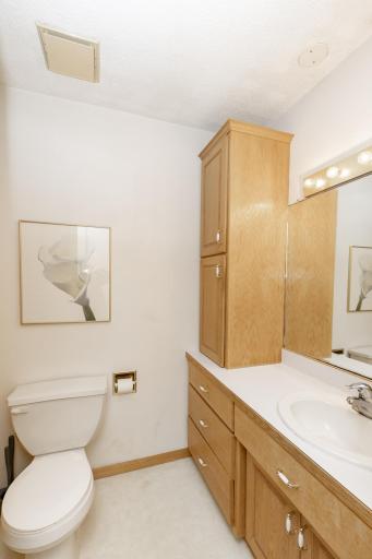 Bathroom 2 - Full