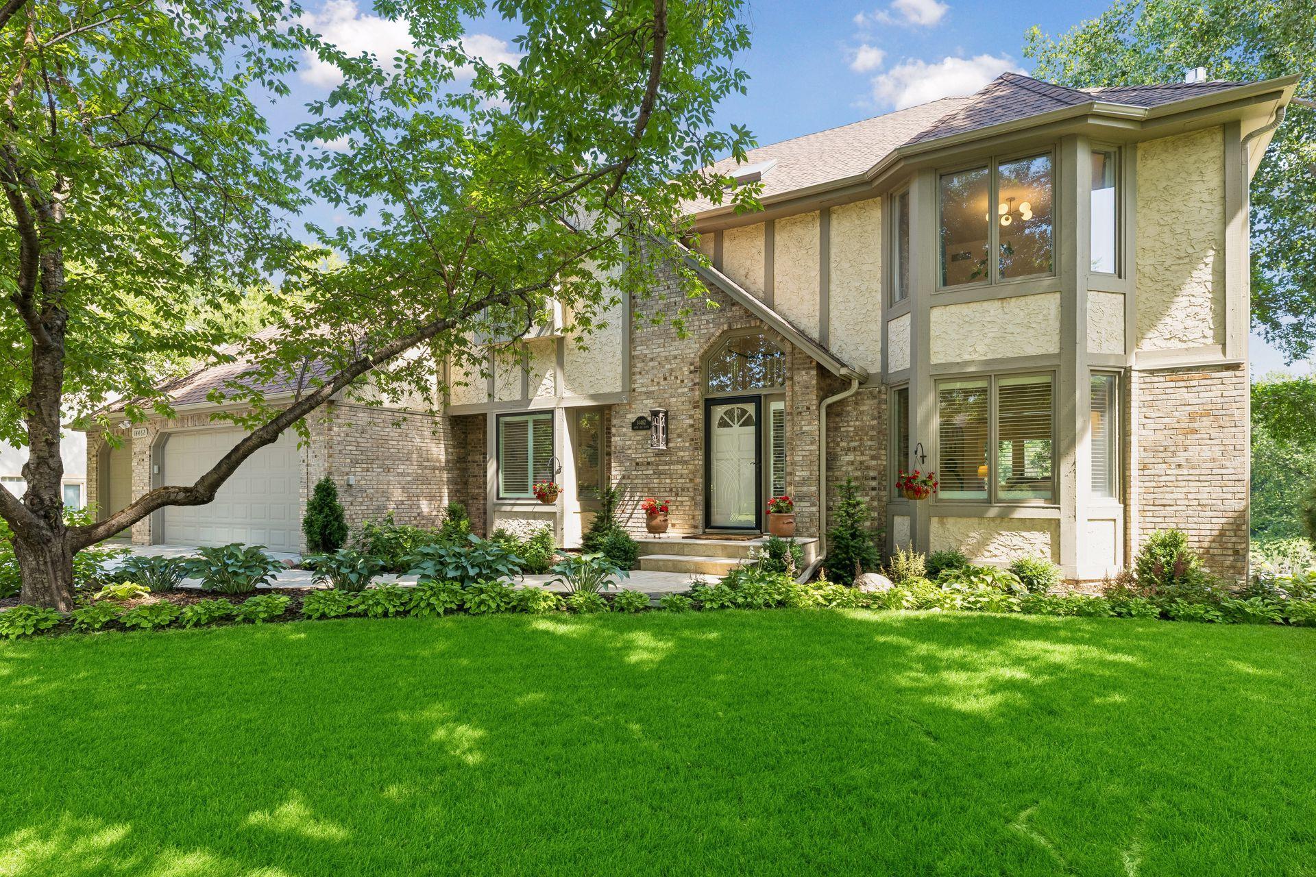 WAYZATA Schools 5 bedroom with Lake Views