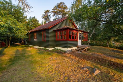 front cabin exterior views