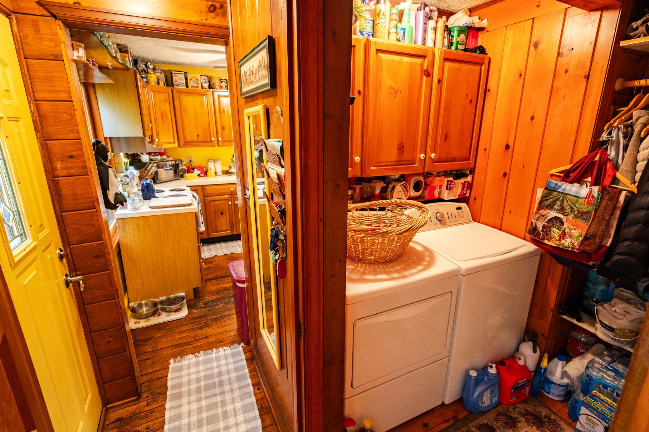 Full laundry in the cabin