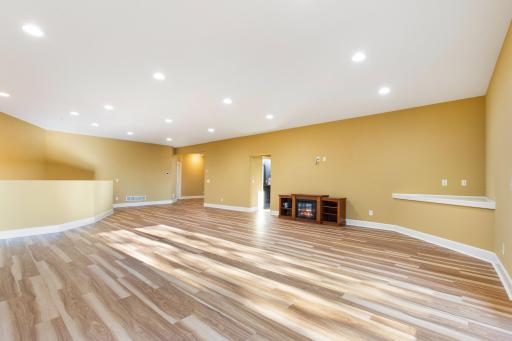 1886 Sandbar Circle, Waconia, MN 55387