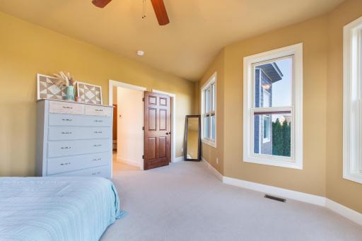 1886 Sandbar Circle, Waconia, MN 55387