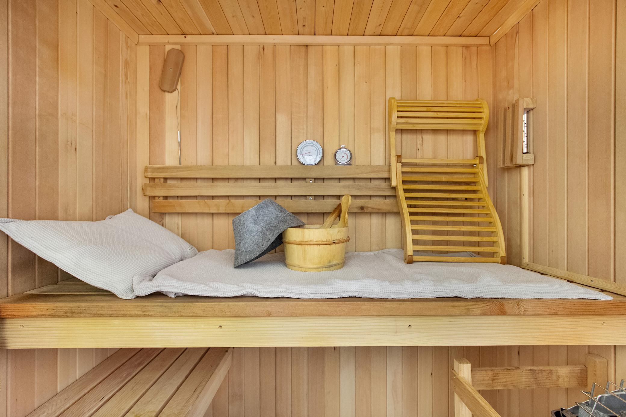 Sauna (located in Basement)