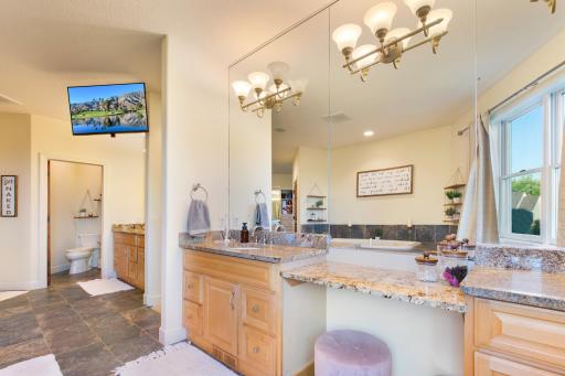 1886 Sandbar Circle, Waconia, MN 55387