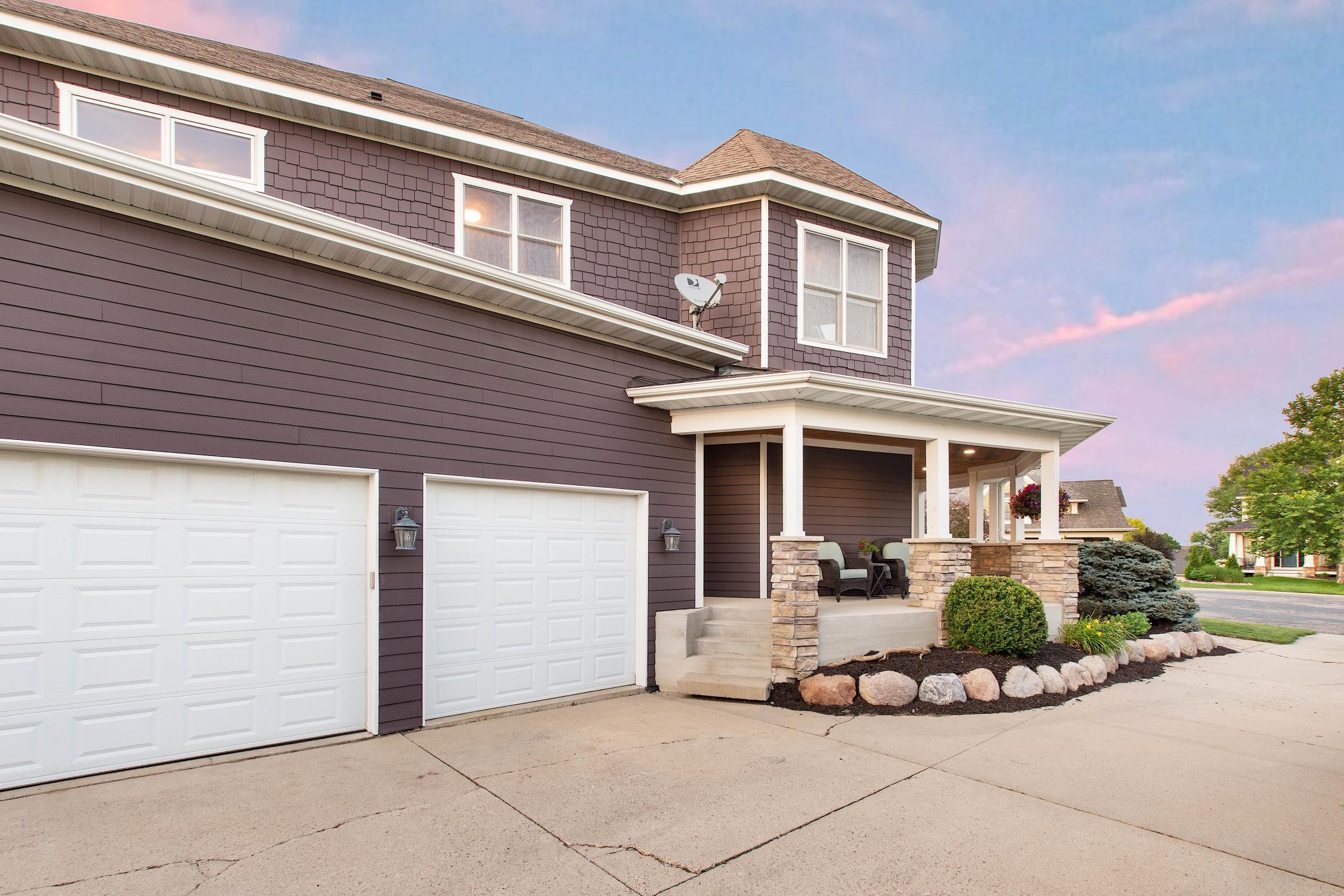 3-Car Garage - Concrete Driveway