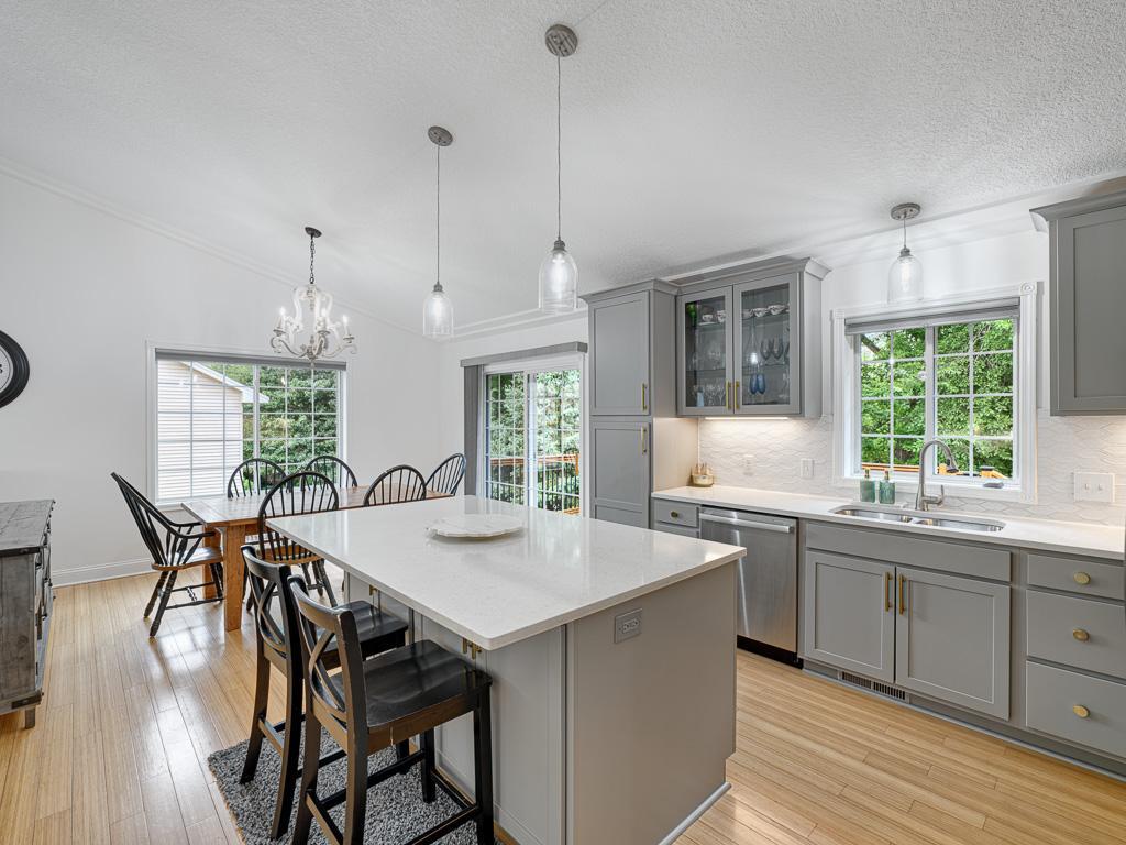 9 - Kitchen.jpg