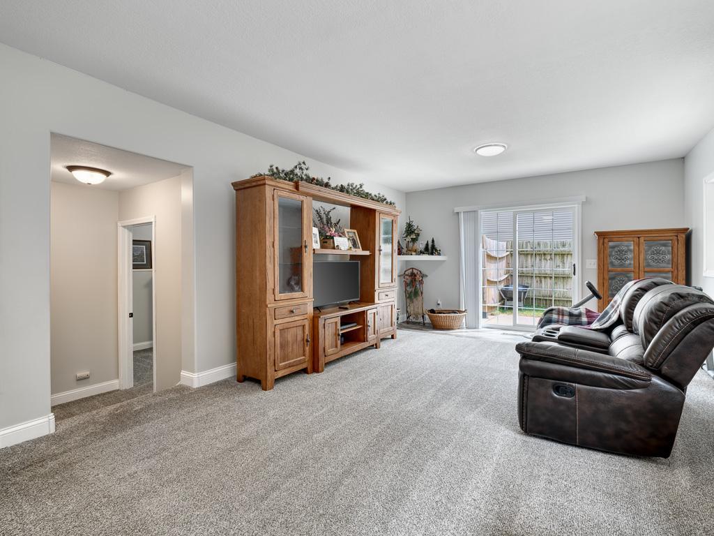 18 - Family Room.jpg