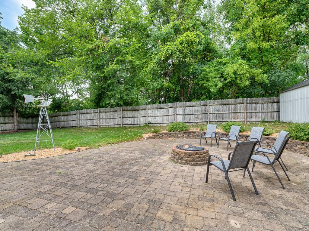 24 - Patio.jpg