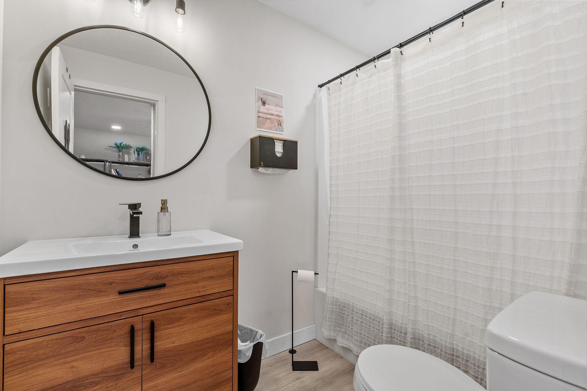 Upper level full bathroom