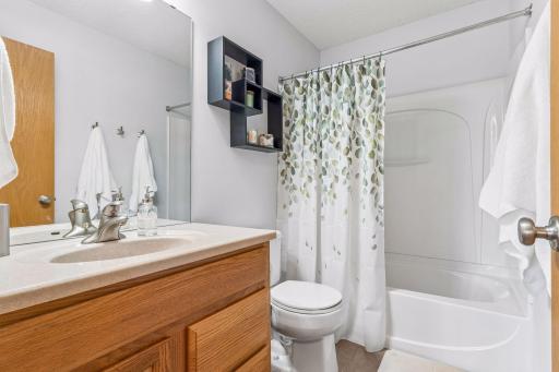 2283 Saint Johns Drive, Woodbury, MN 55129