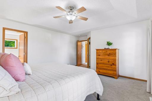 2283 Saint Johns Drive, Woodbury, MN 55129