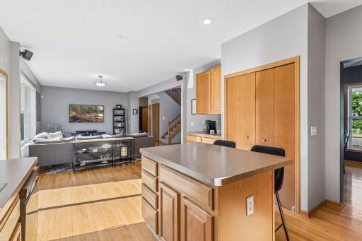 2283 Saint Johns Drive, Woodbury, MN 55129