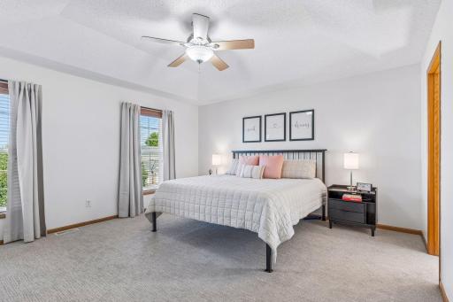 2283 Saint Johns Drive, Woodbury, MN 55129