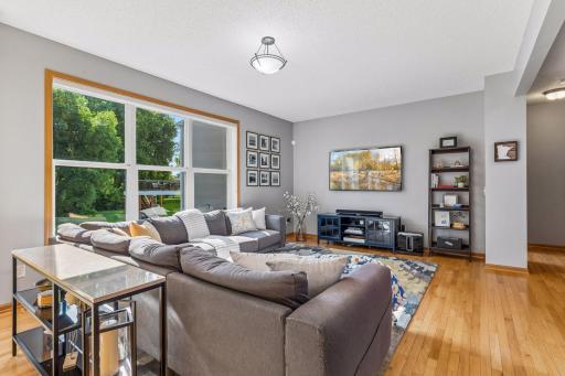 2283 Saint Johns Drive, Woodbury, MN 55129
