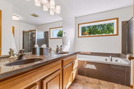 2283 Saint Johns Drive, Woodbury, MN 55129