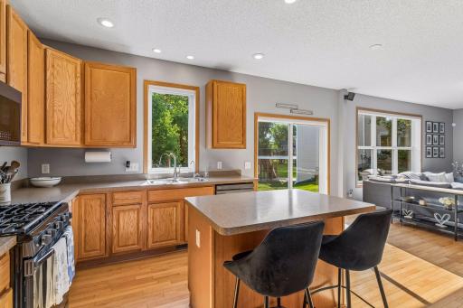 2283 Saint Johns Drive, Woodbury, MN 55129