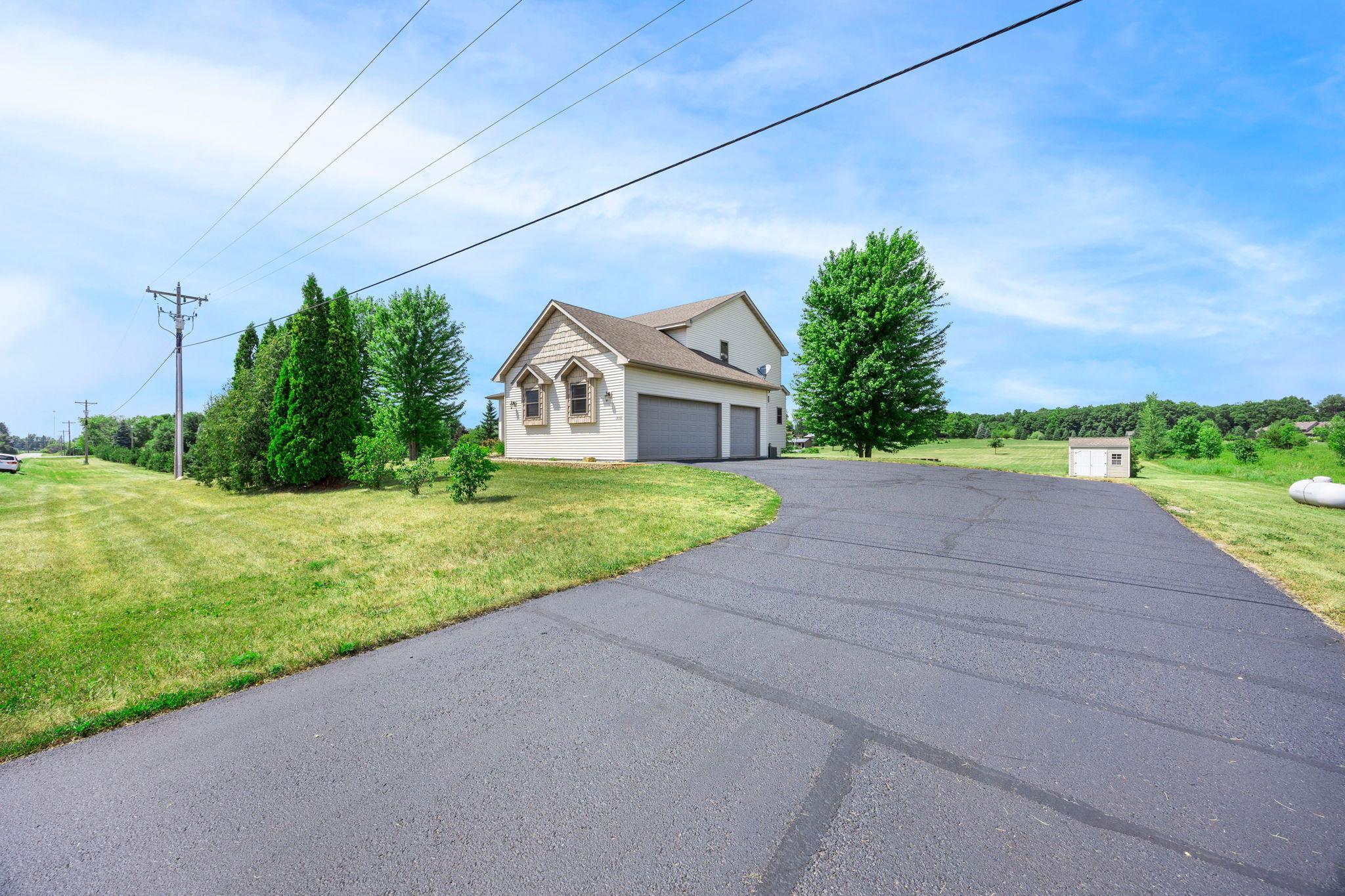 Country living, just minutes away from downtown Annandale