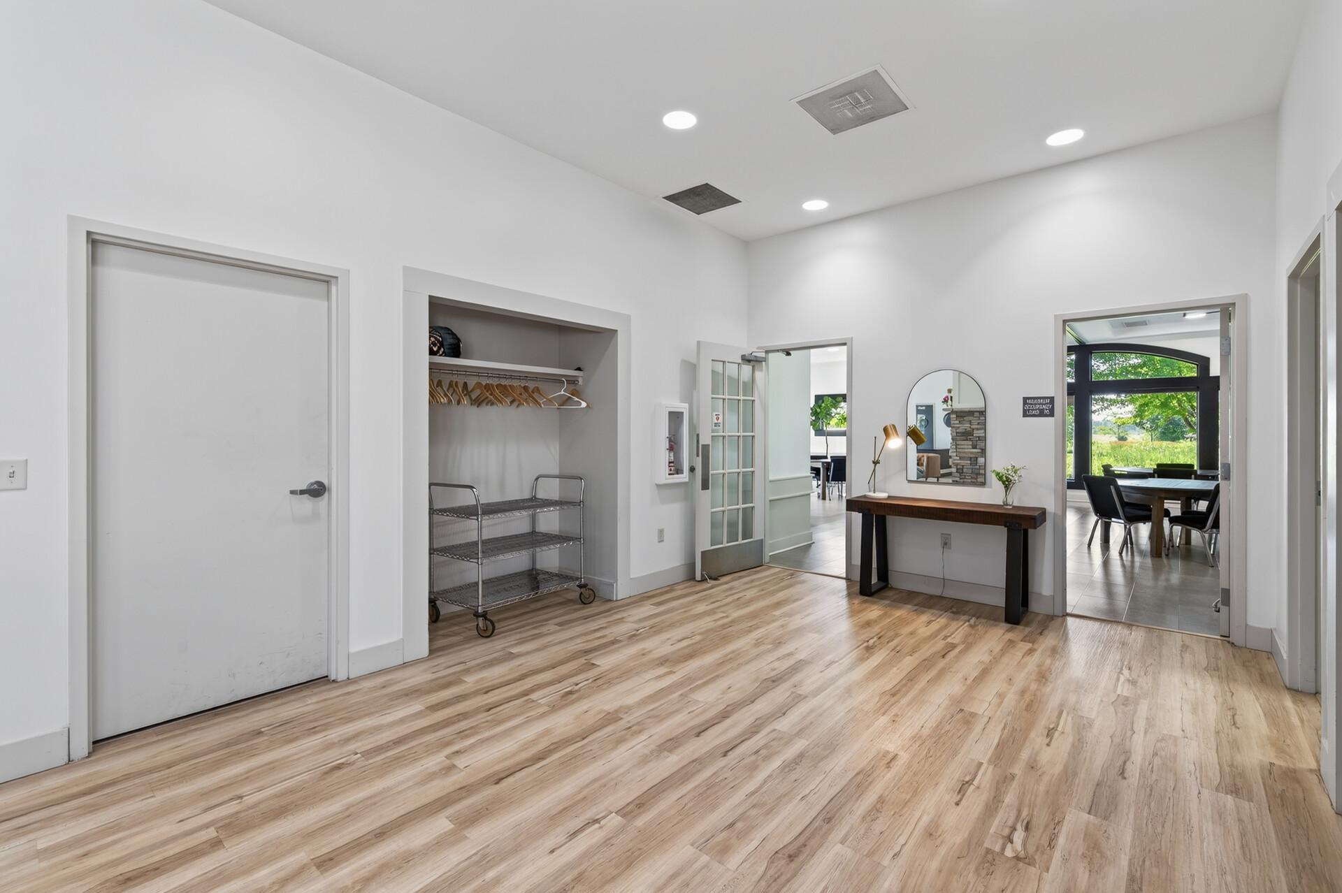 Rentable kitchen and room for your parties and events. There's a coat closet for your guest and a rollable cart for your event use.
