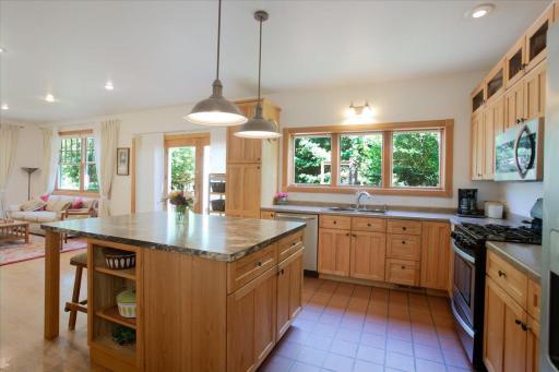 Kitchen 2.jpg