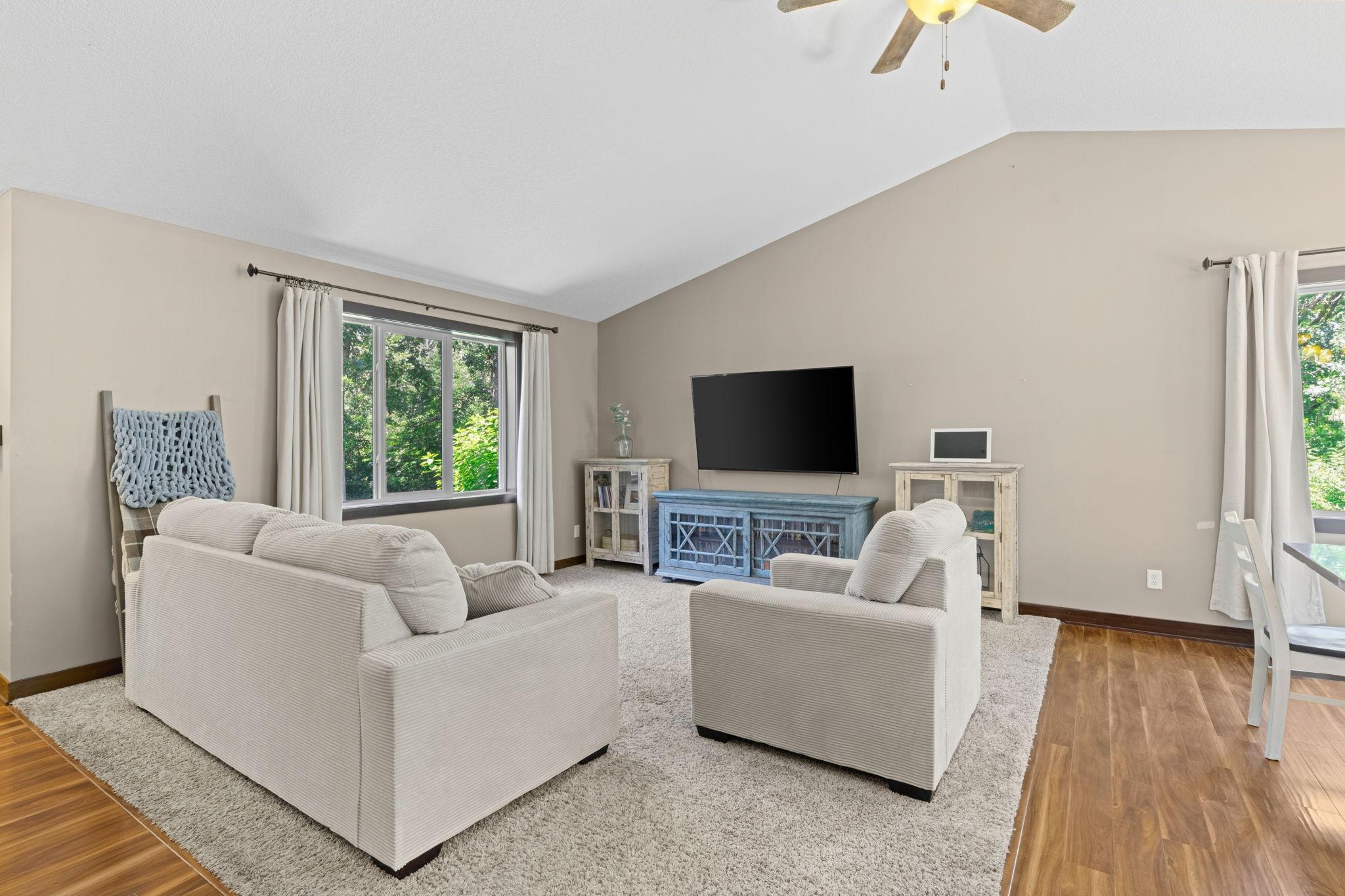 16-web-or-mls-29152 151st St-16.jpg