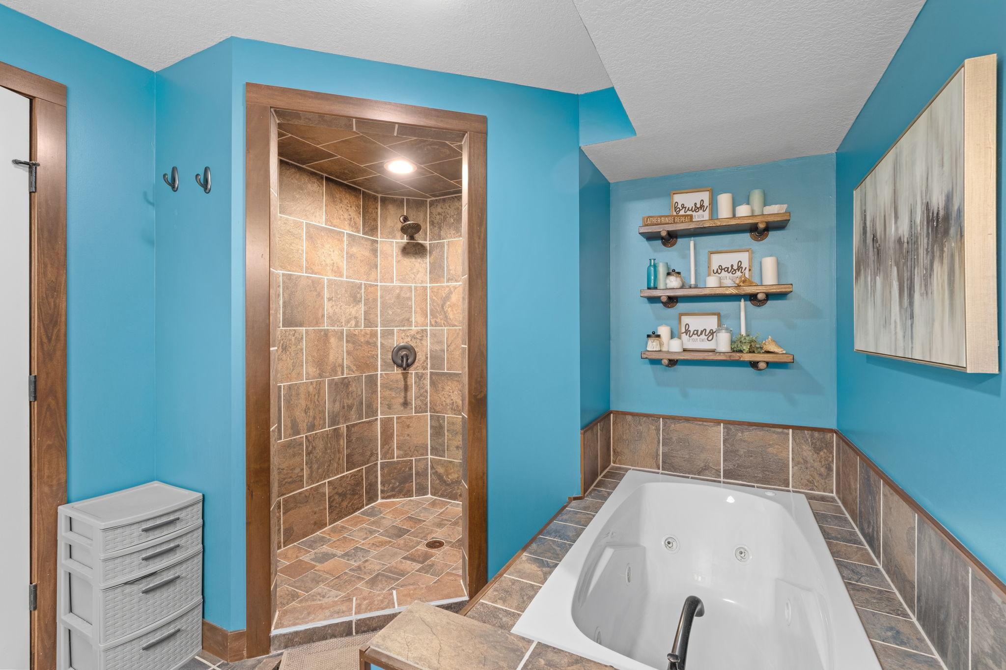 42-web-or-mls-29152 151st St-42.jpg