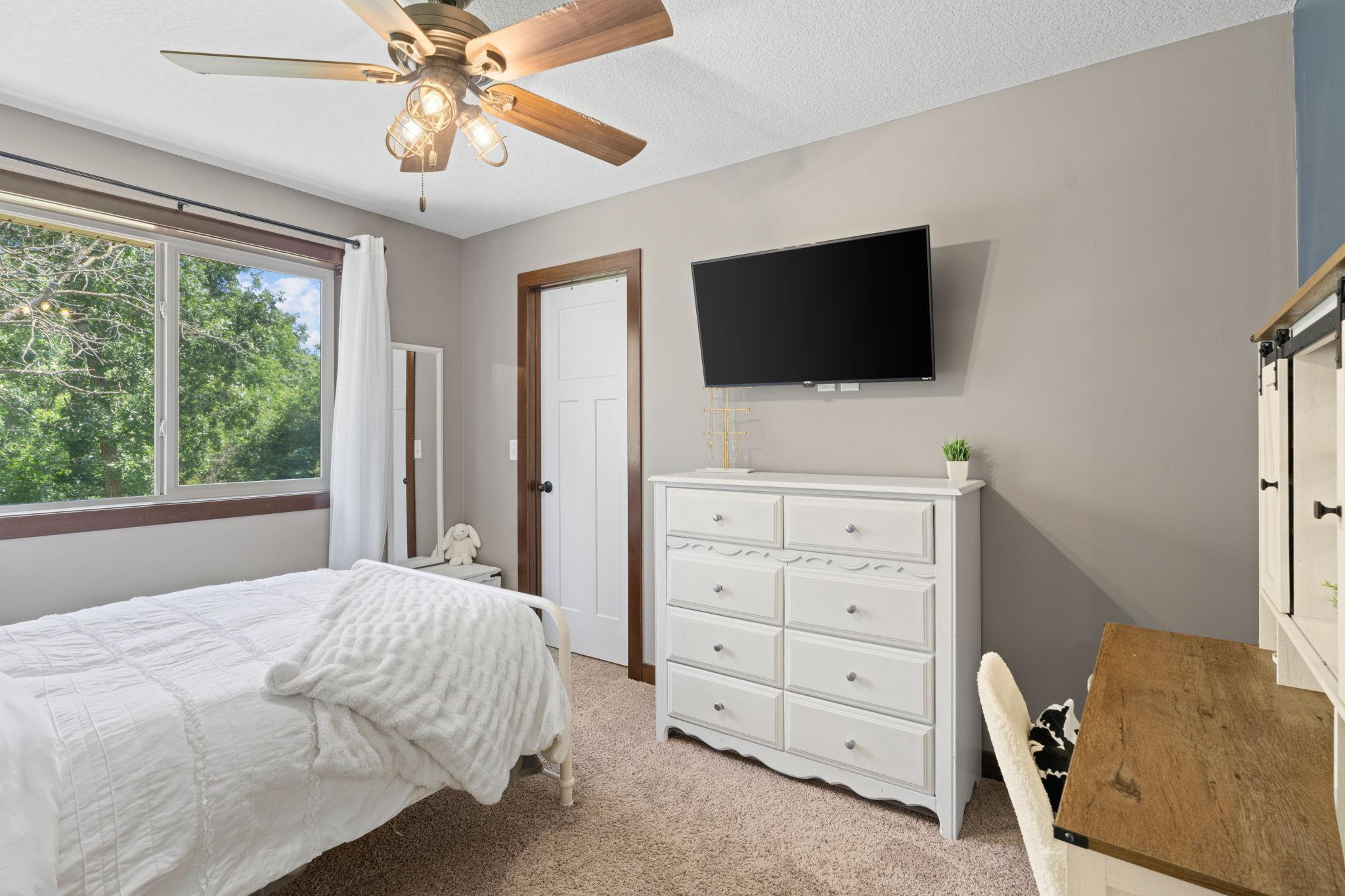 55-web-or-mls-29152 151st St-55.jpg