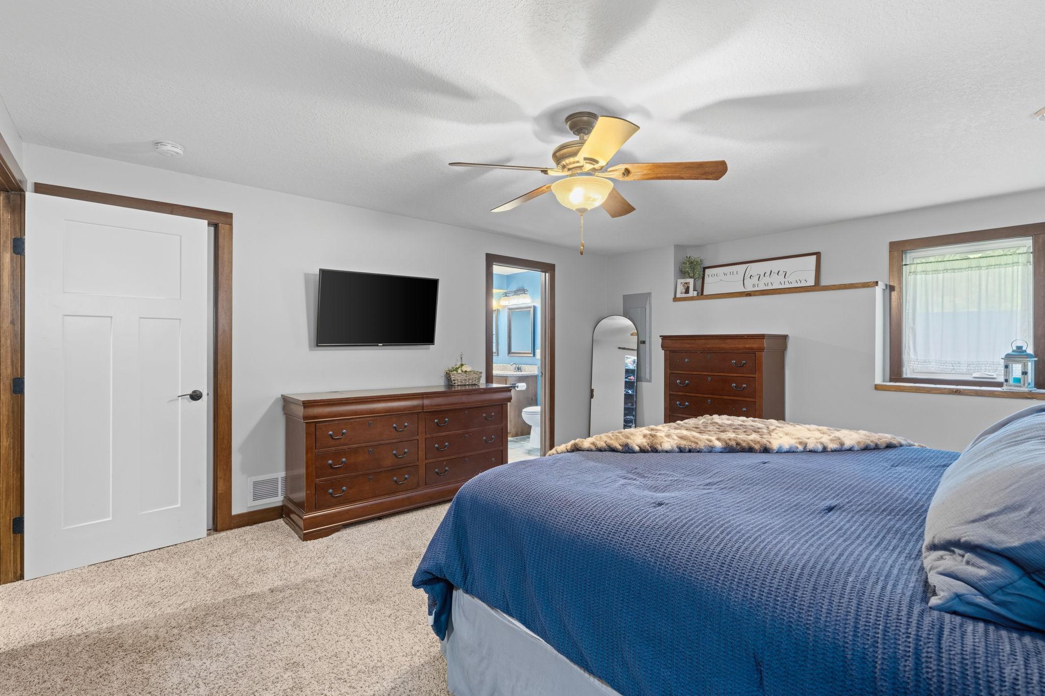 38-web-or-mls-29152 151st St-38.jpg