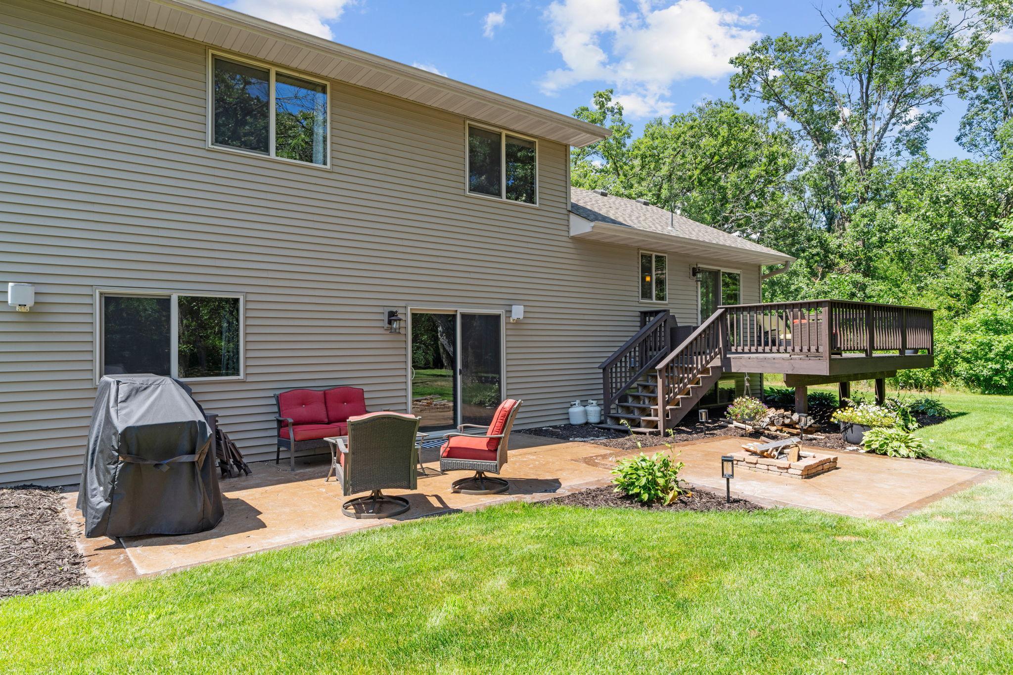 9-web-or-mls-29152 151st St-9.jpg