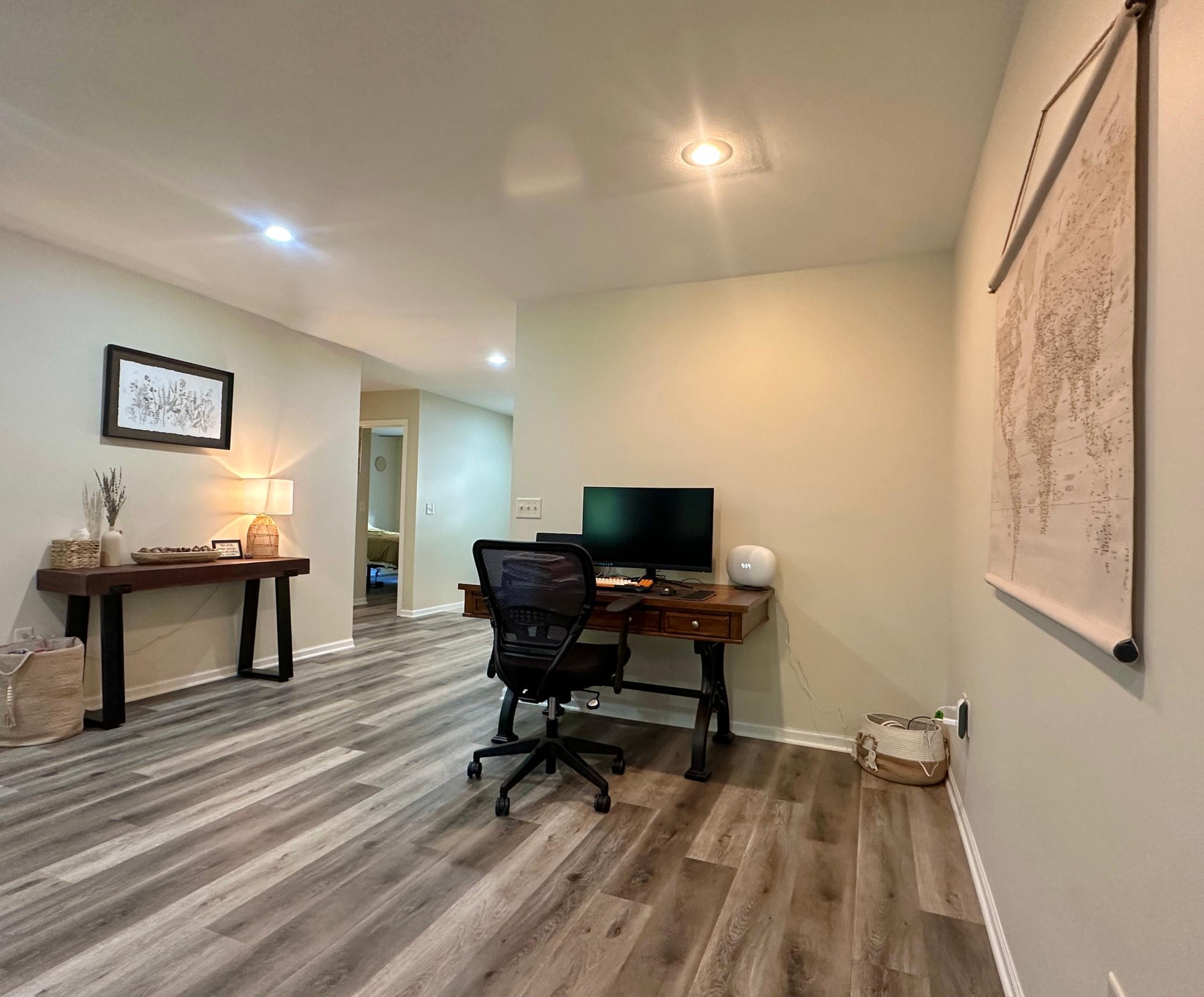 Another look at the office area.