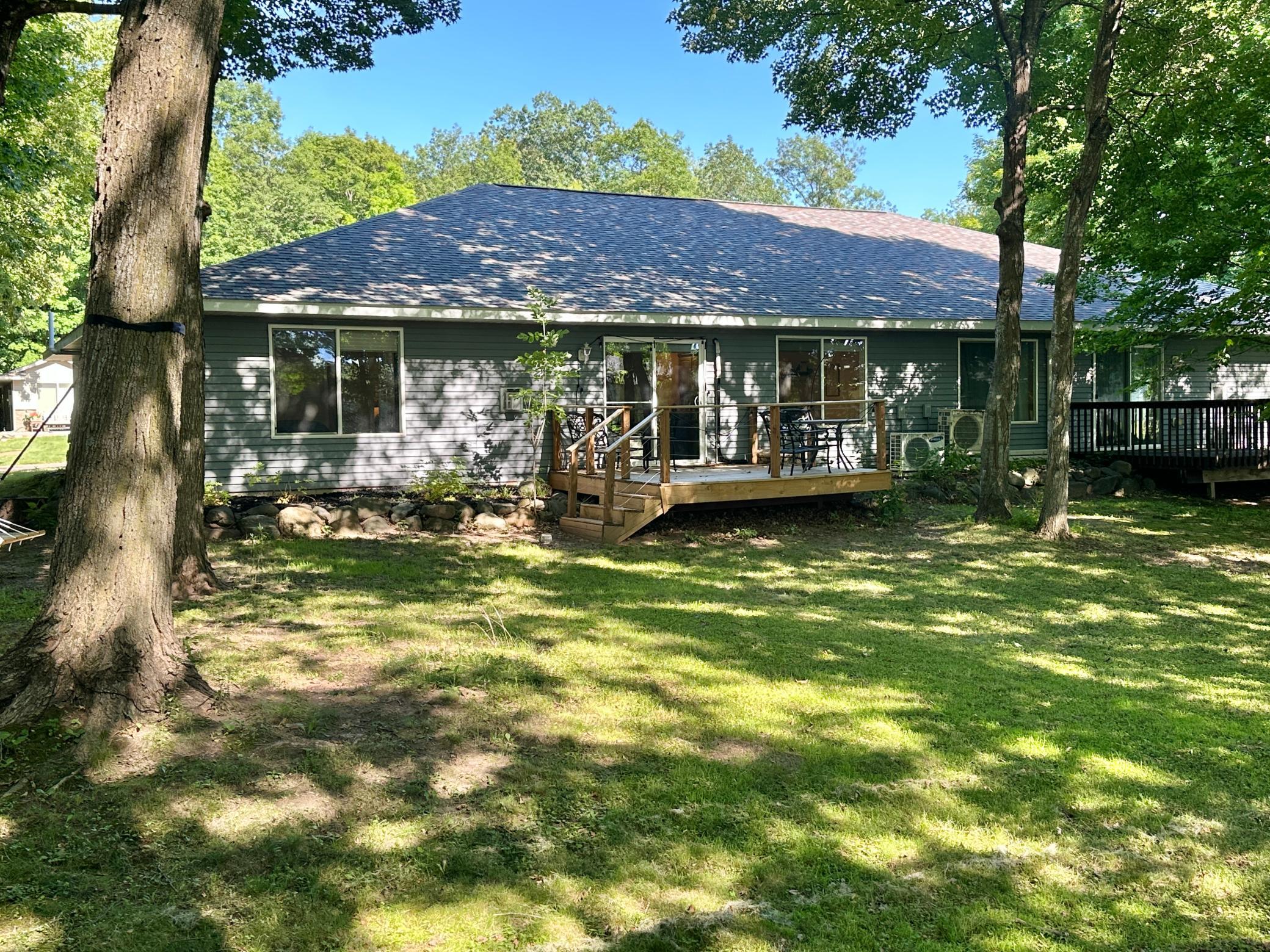 The deck is in perfect condition with wire for safety instead of spindles.