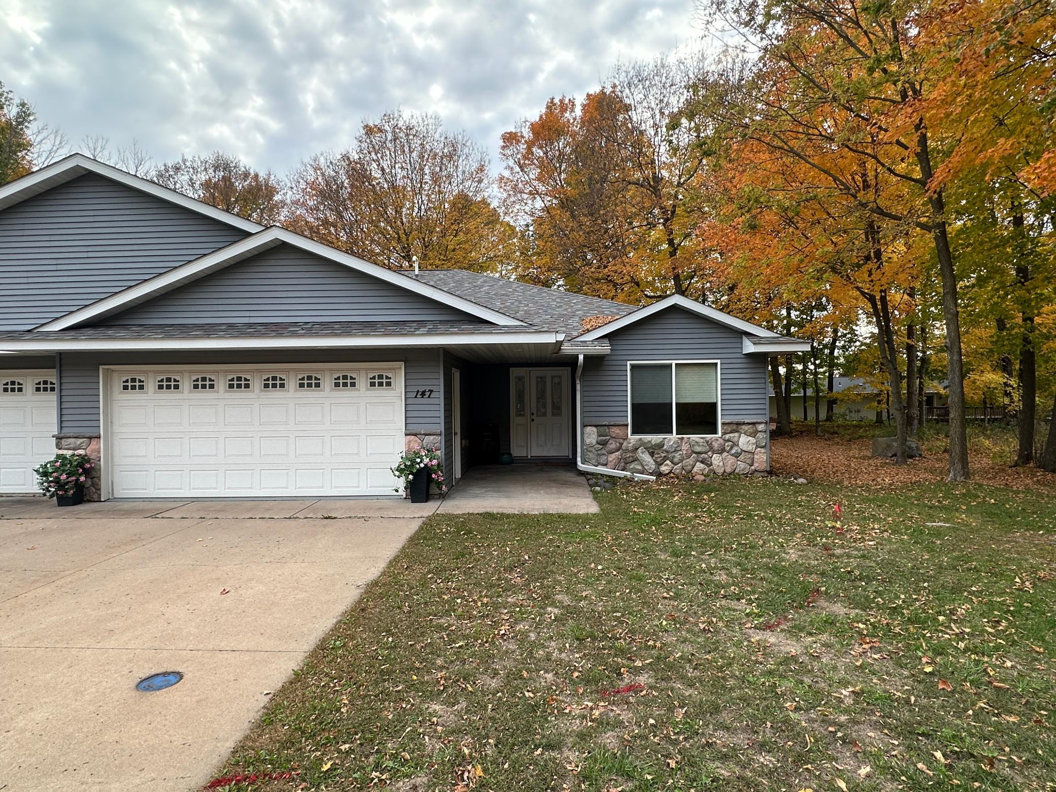 This newer twin home is in great condition and pride of ownership shows inside and out!!!