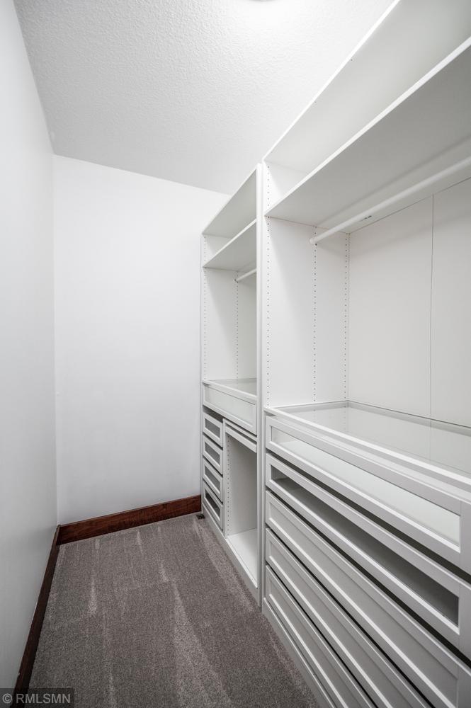 040-009-Bedroom 4 Closet-666x1000.jpg