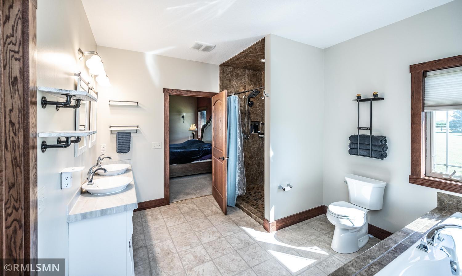 028-042-Primary Bath-1500x898.jpg