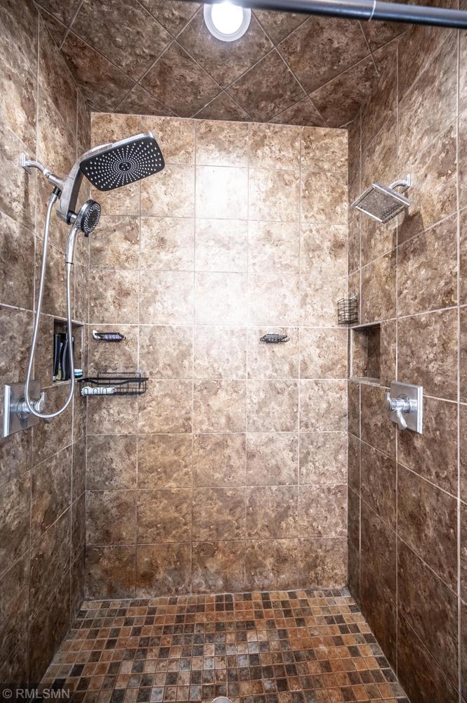 029-031-Primary Bath-666x1000.jpg