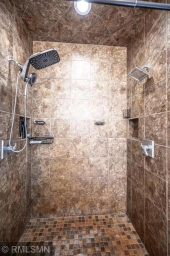 029-031-Primary Bath-666x1000.jpg