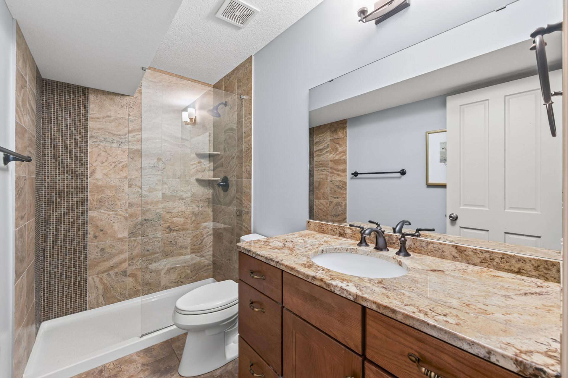 Main level bath