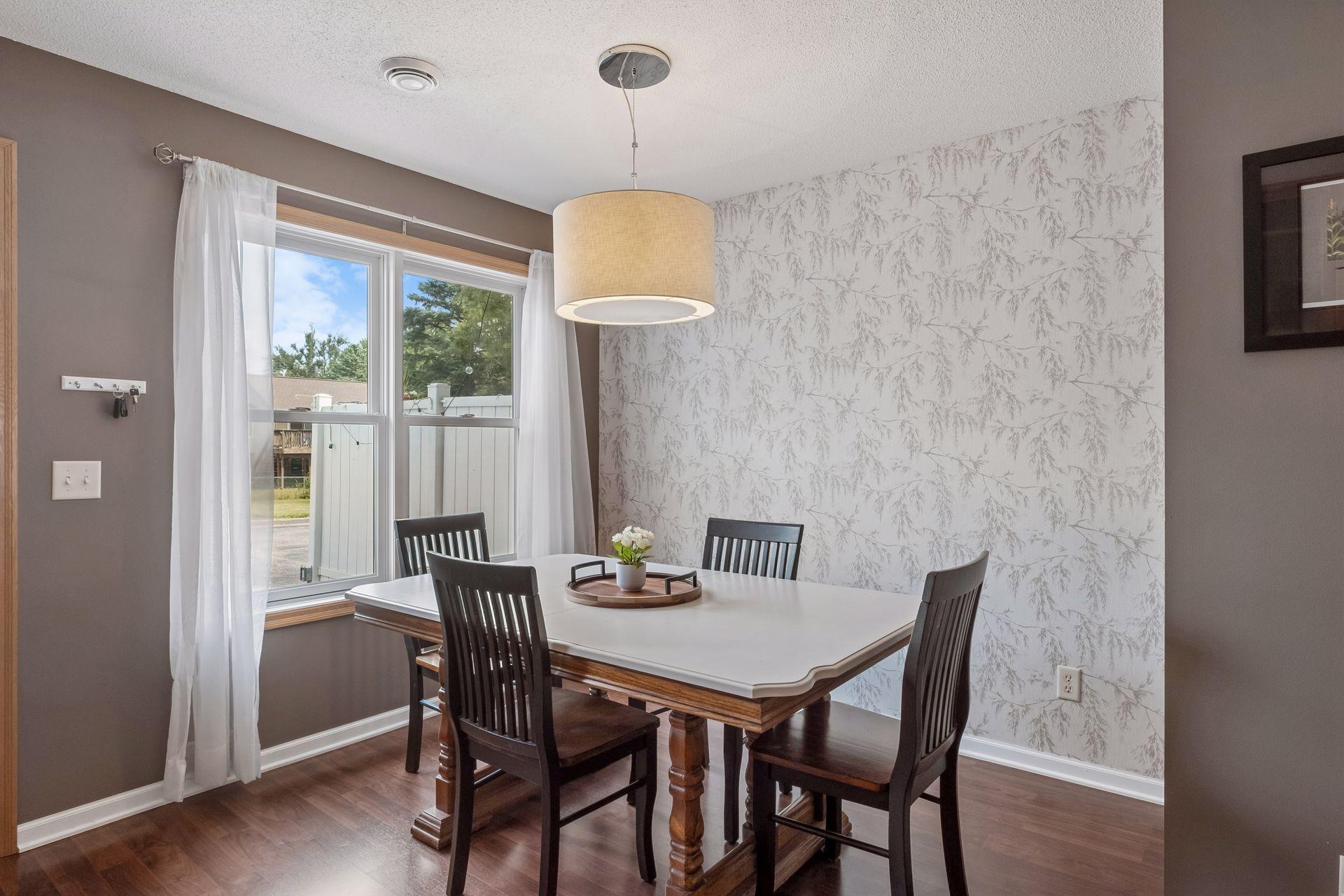 Eat in kitchen dining space