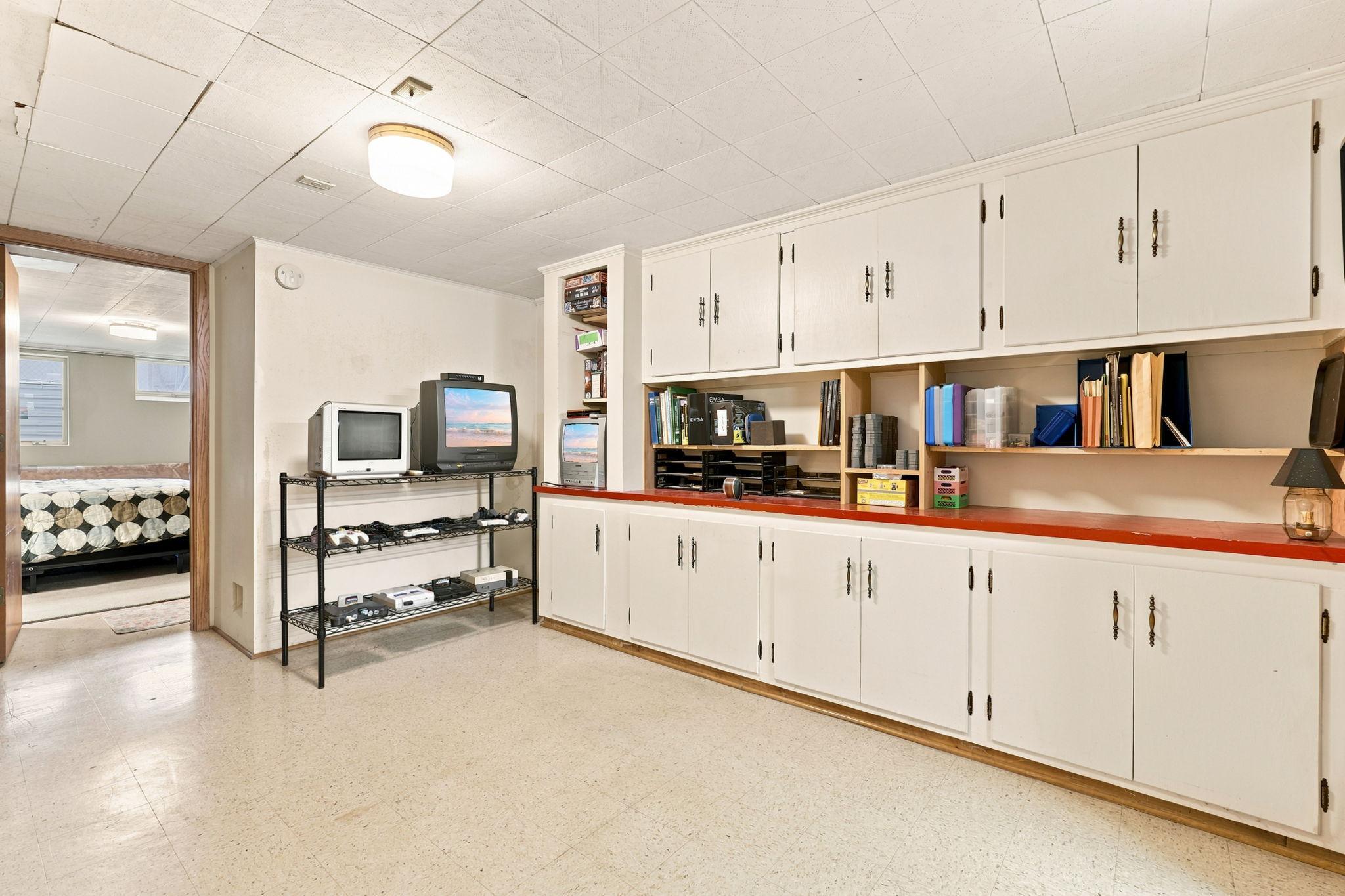 8-web-or-mls-4855 7th Street NE, Columbia Heights-5.jpg