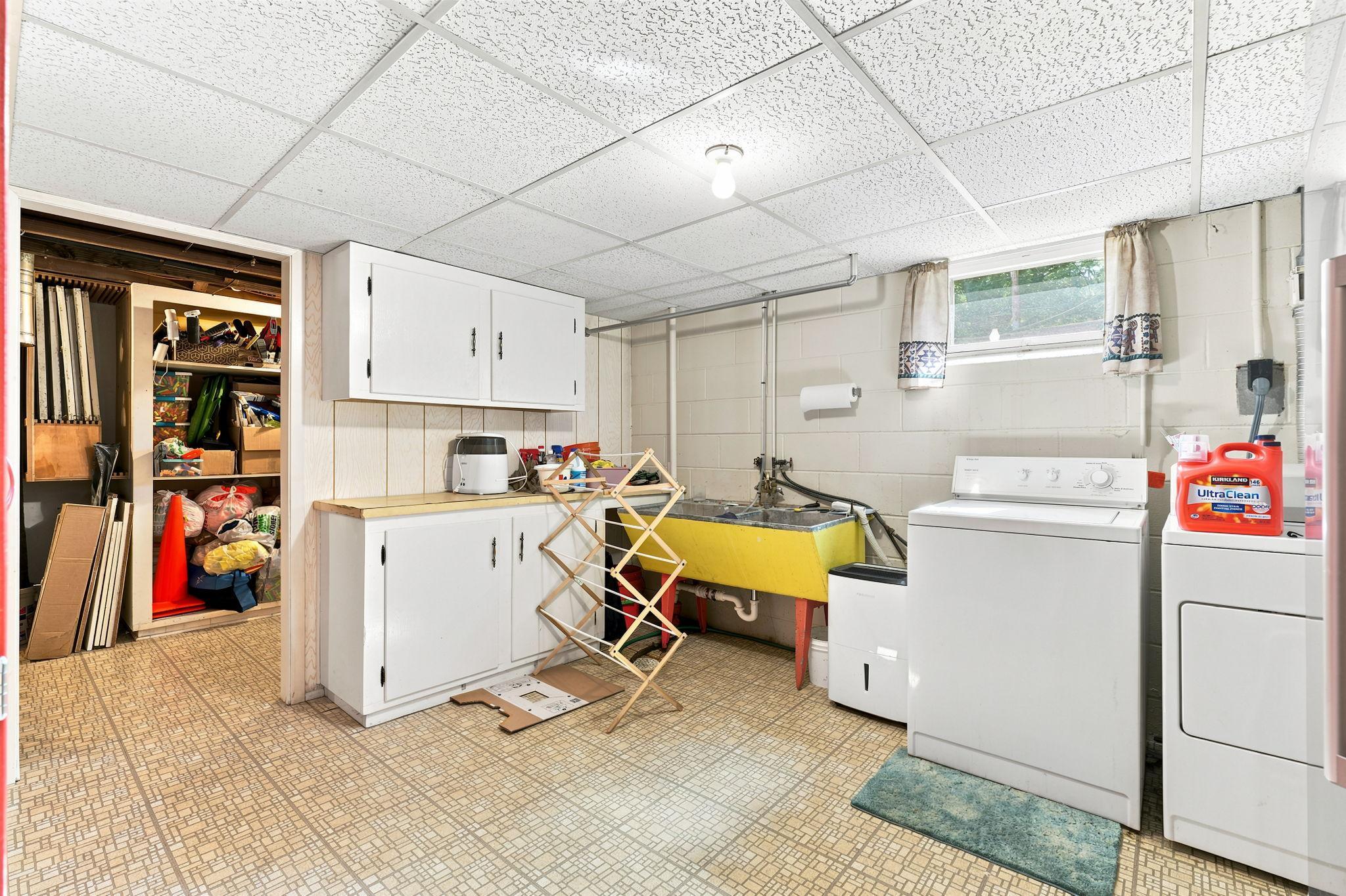 20-web-or-mls-4855 7th Street NE, Columbia Heights-13.jpg