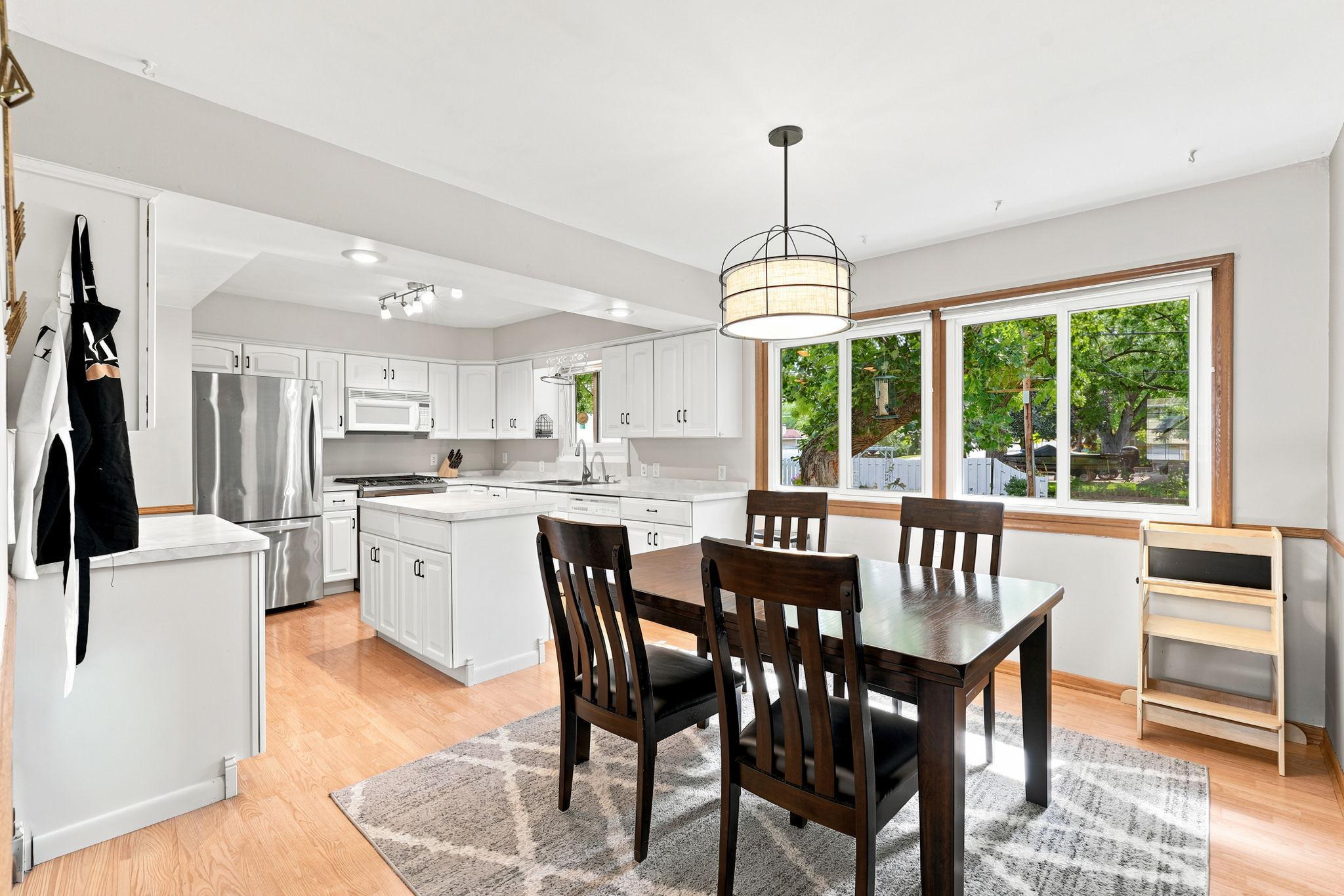 6-web-or-mls-4855 7th Street NE, Columbia Heights-4.jpg