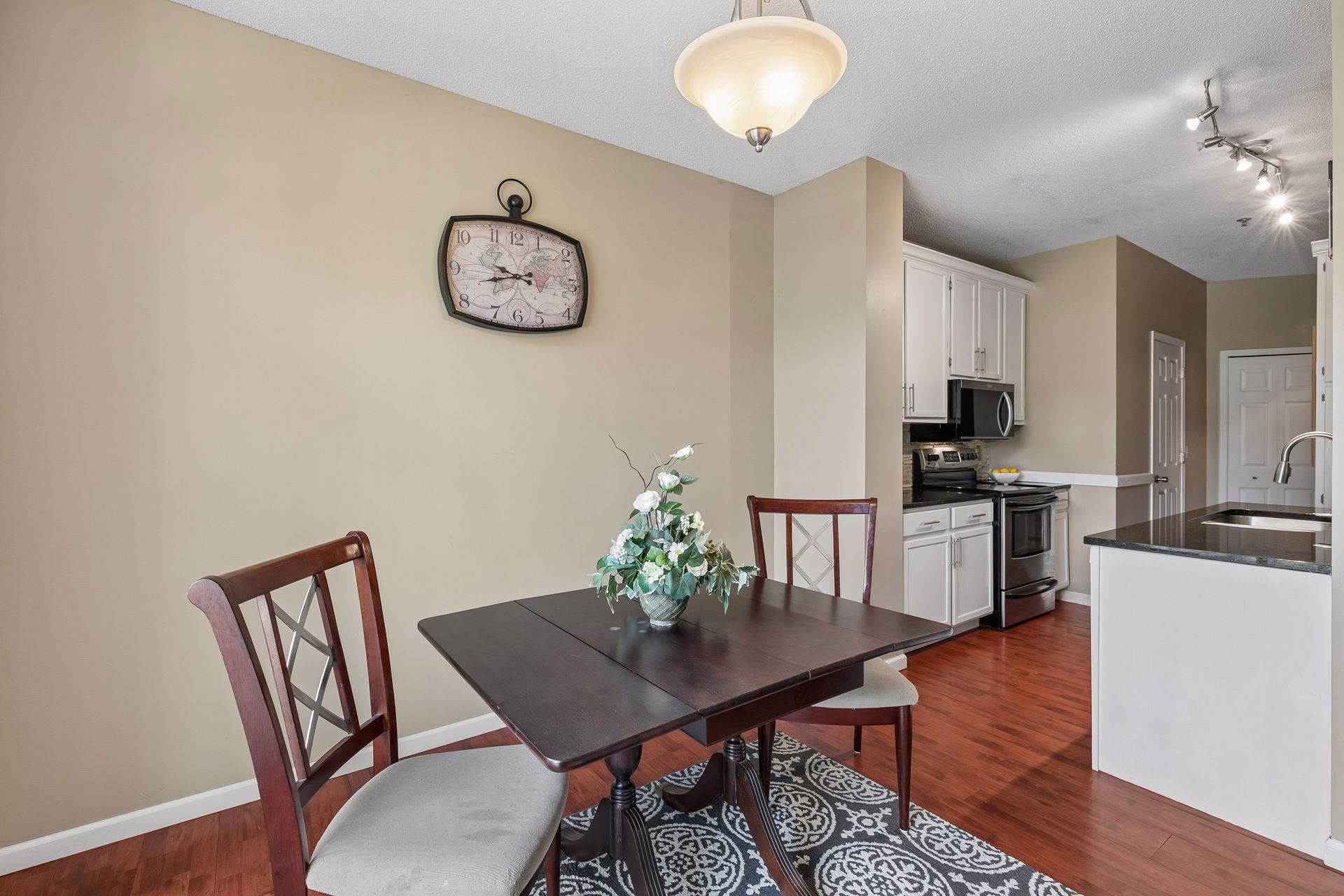 Dining room.