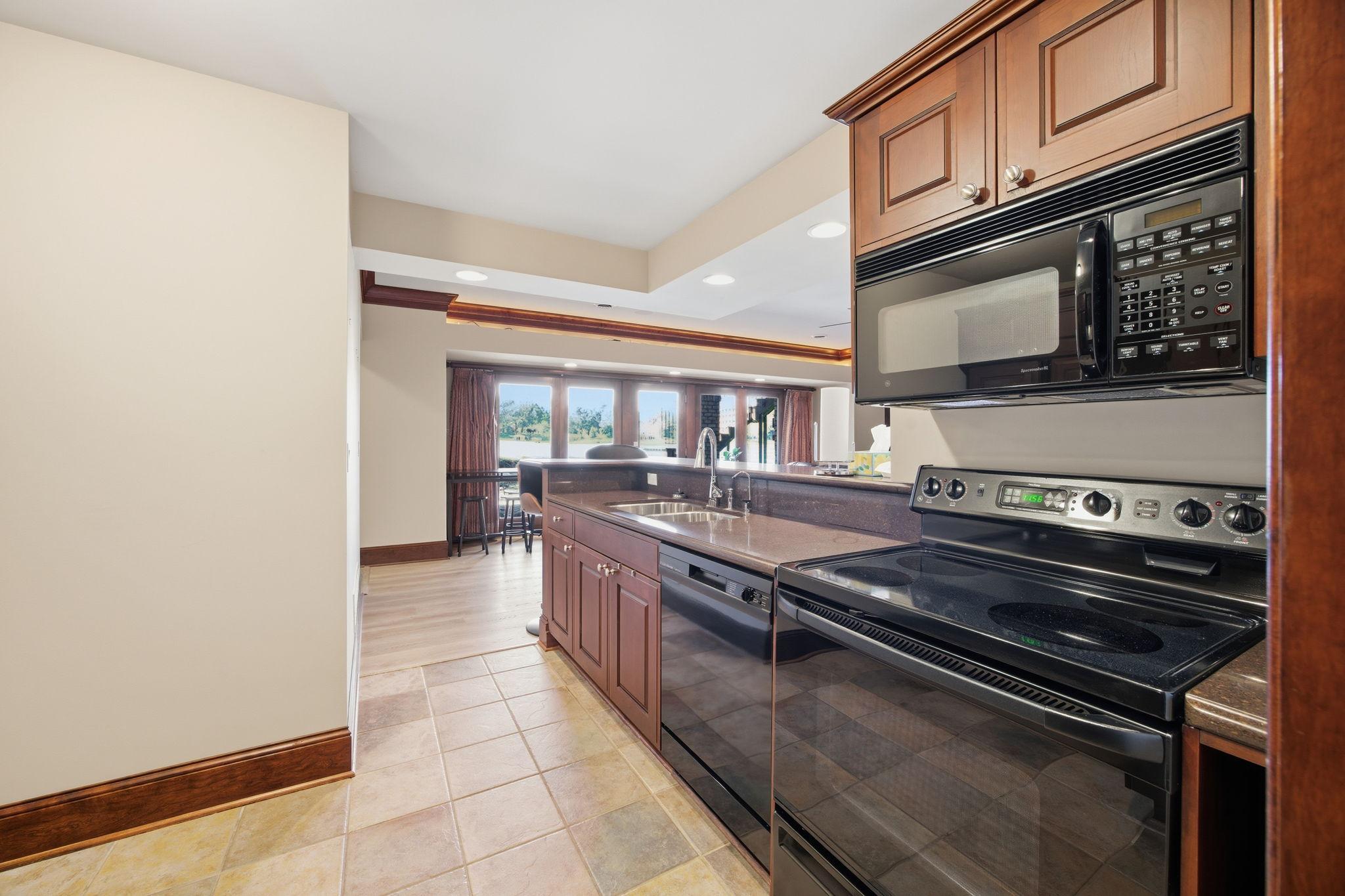 Lower level kitchen/wet bar