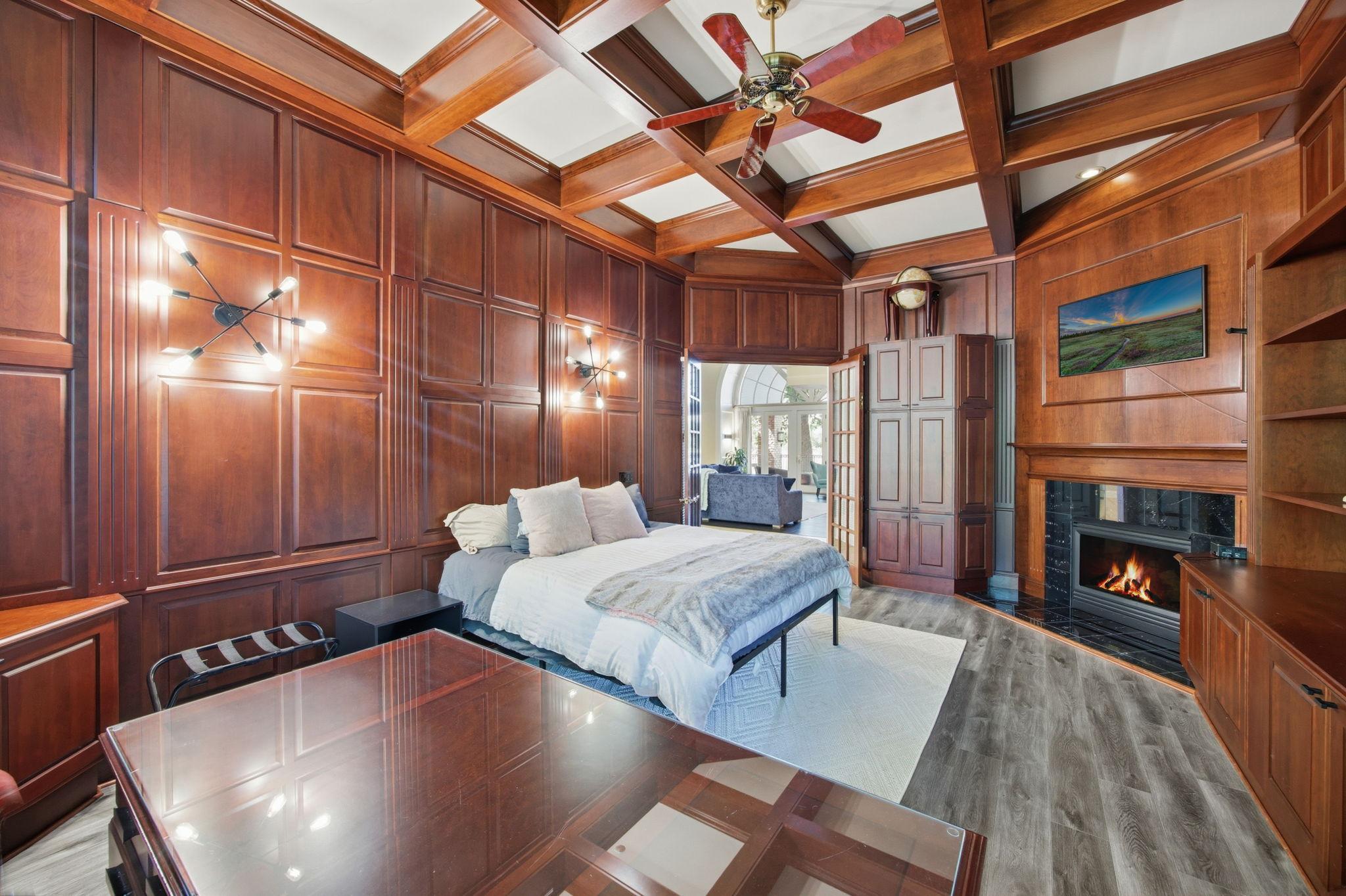 THis space can easily flex as an executive office space